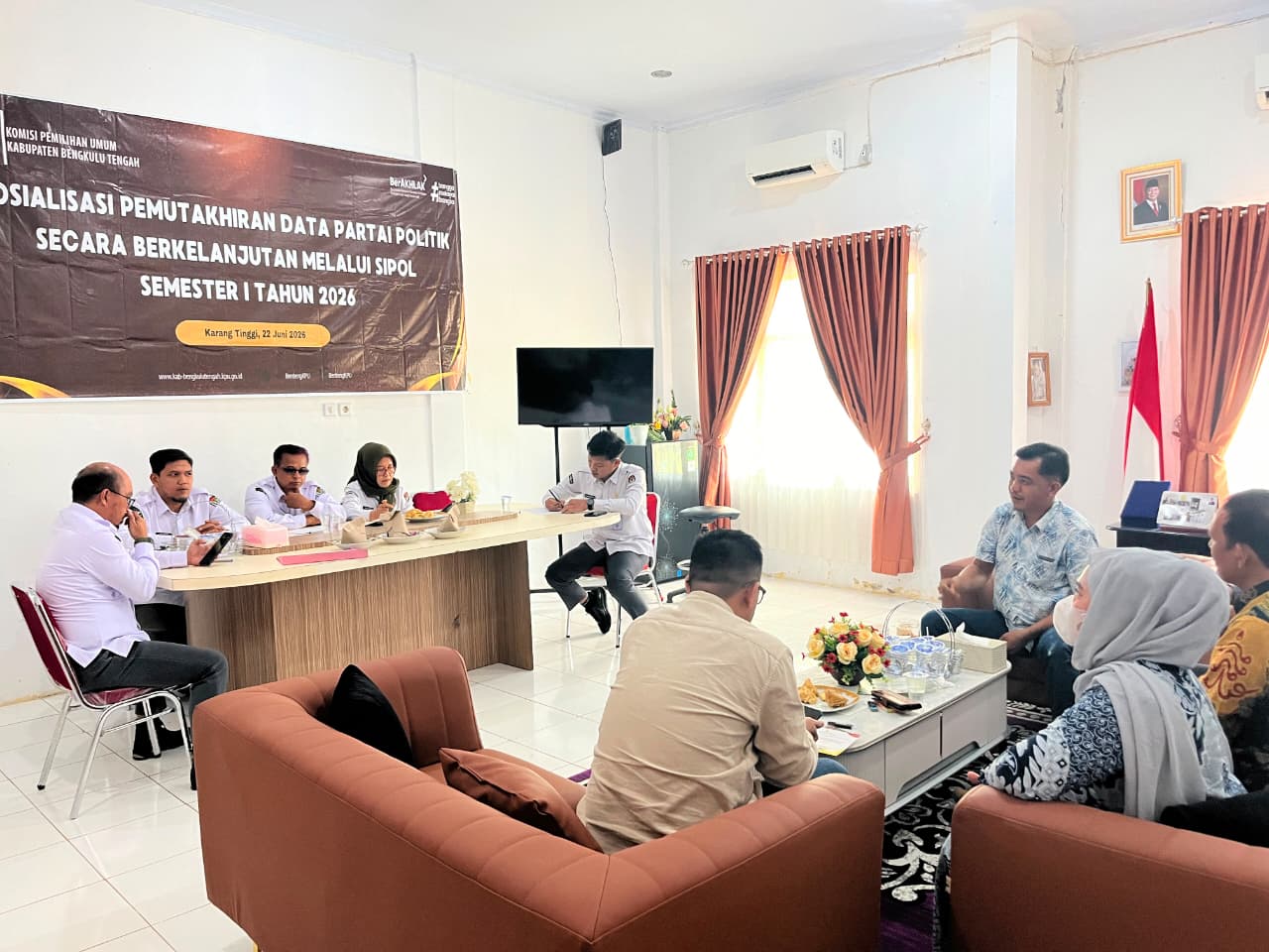 Rapat Pleno Rutin KPU Kabupaten Bengkulu Tengah Minggu ke III Bulan  Juni 2026
